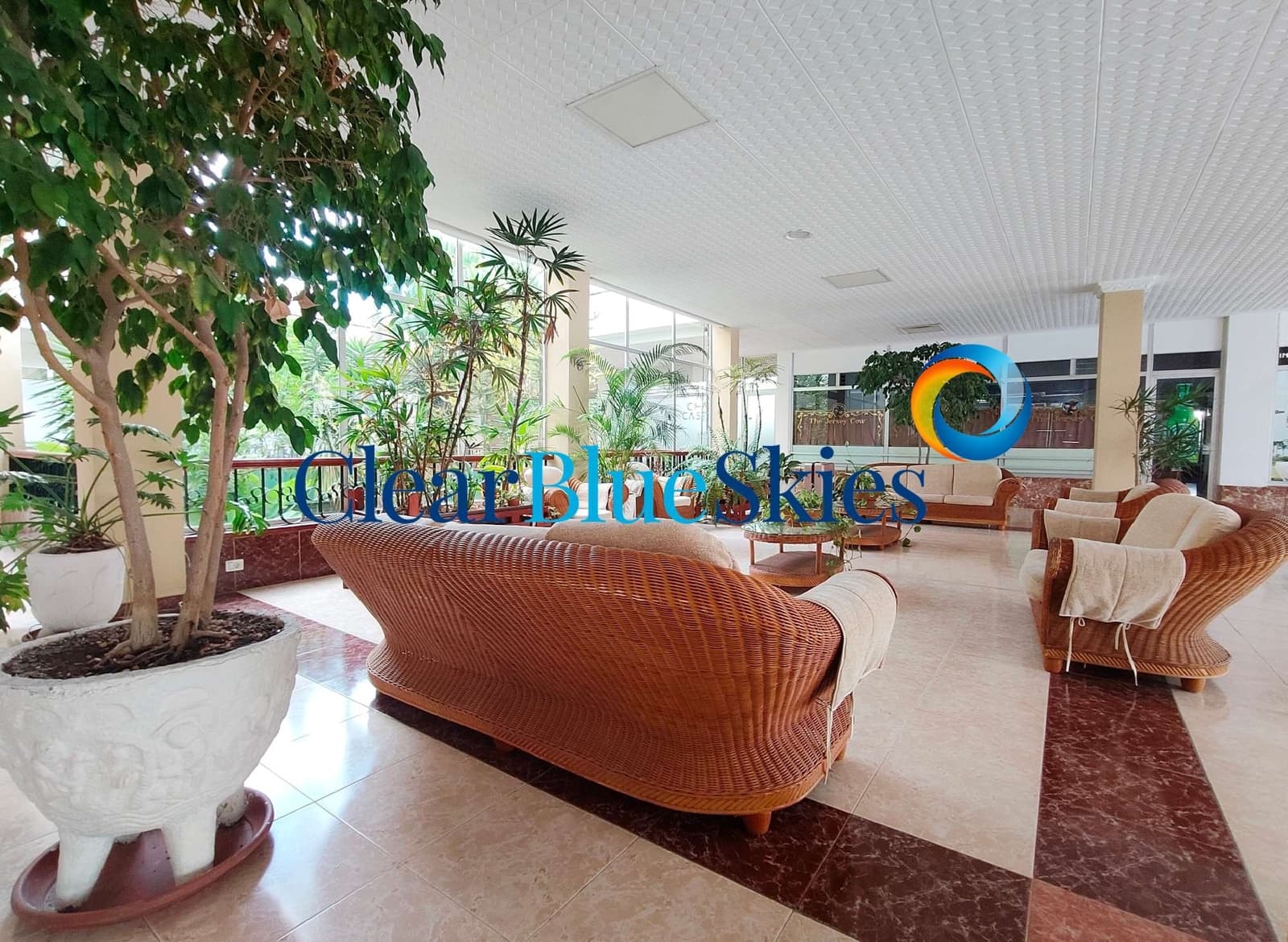 2 bedroom Apartment for sale in Playa de las Americas with pool garage - € 325,000 (Ref: 9275288)