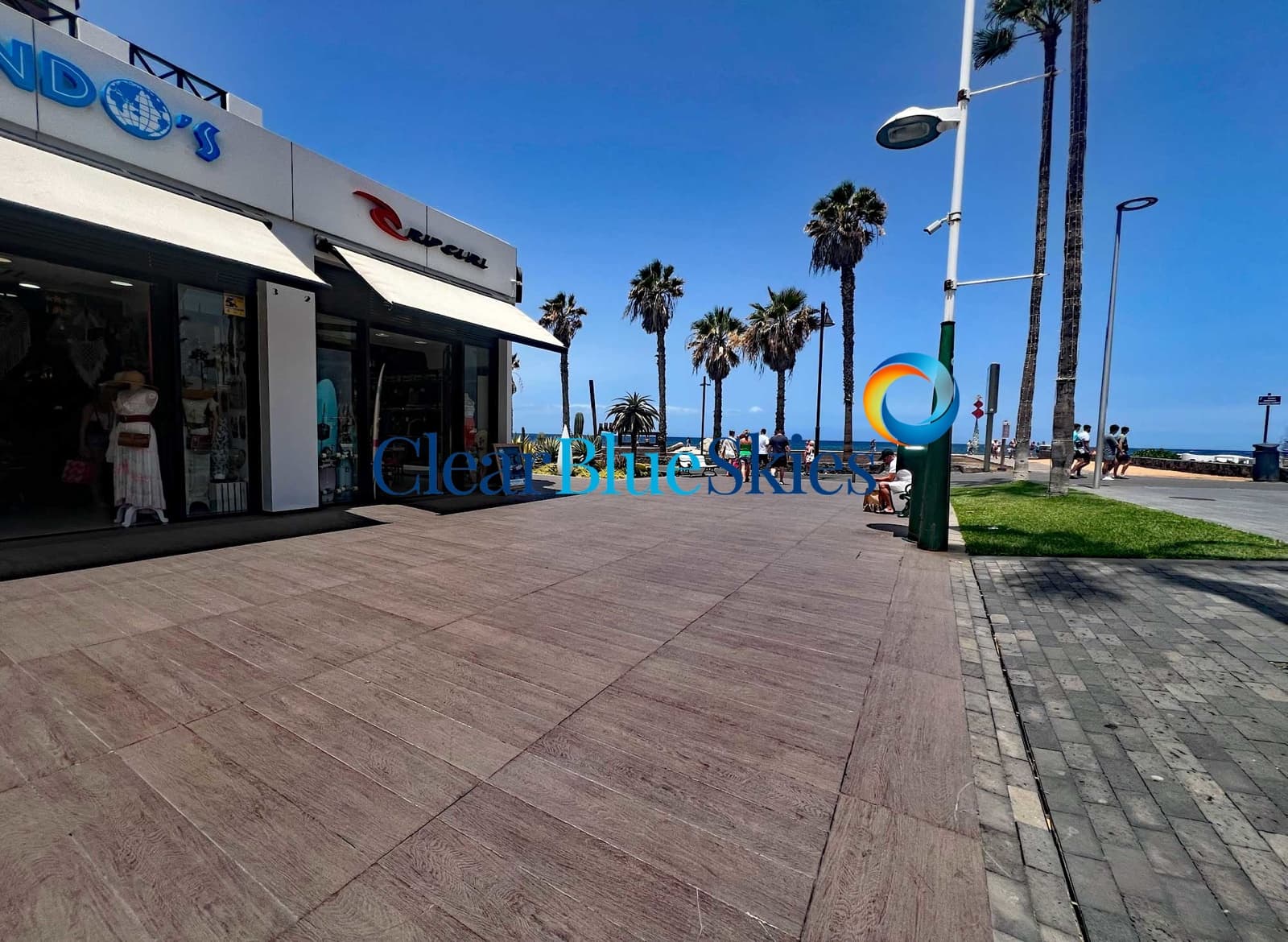 2 bedroom Apartment for sale in Playa de las Americas with pool garage - € 325,000 (Ref: 9275288)