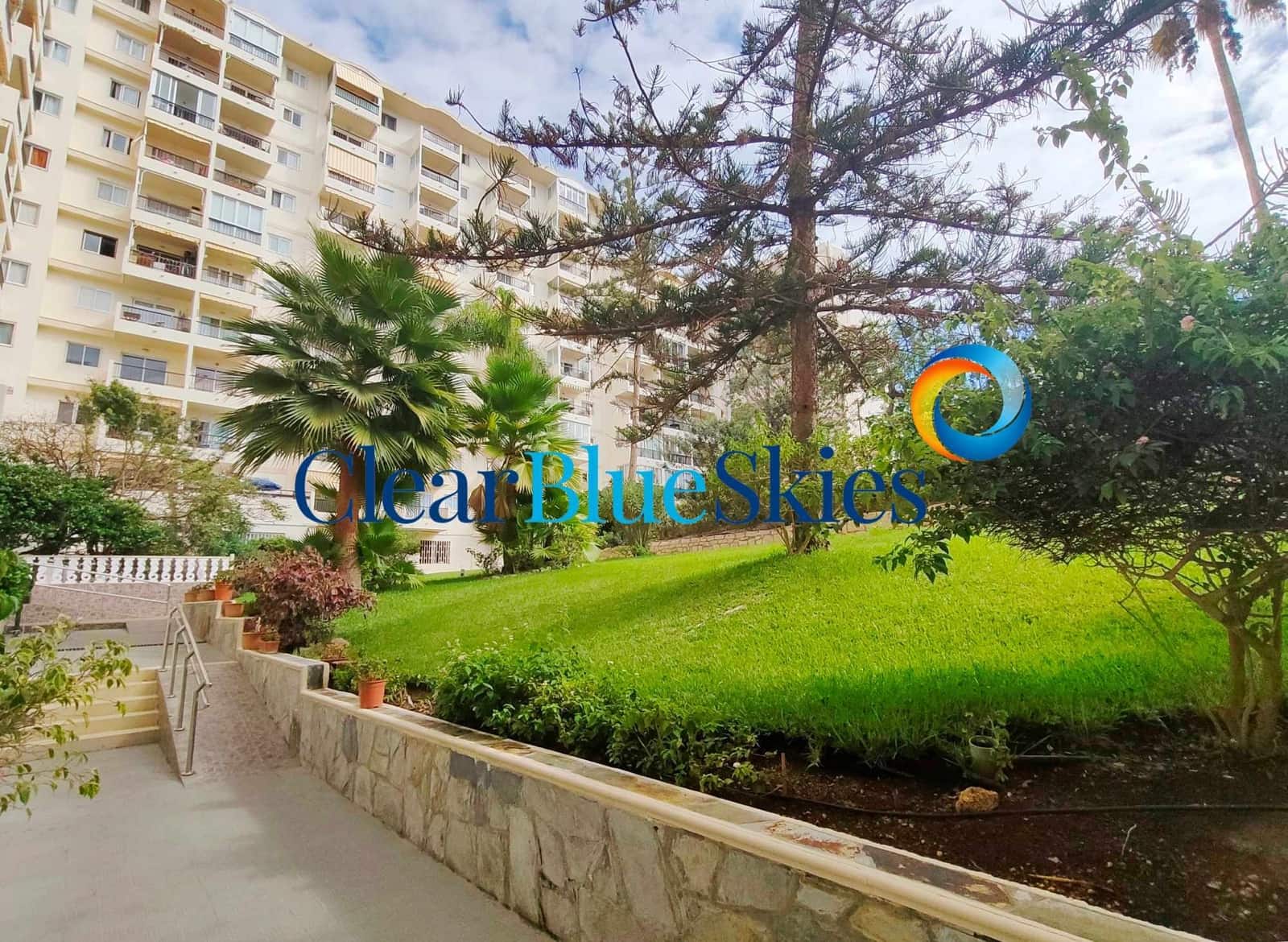 2 bedroom Apartment for sale in Playa de las Americas with pool garage - € 325,000 (Ref: 9275288)