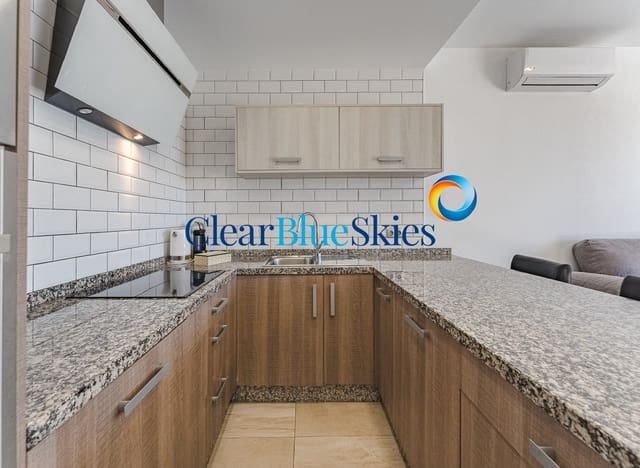 3 slaapkamer Huis te koop in La Caleta, Valverde met garage - € 1.195.000 (Ref: 9282718)