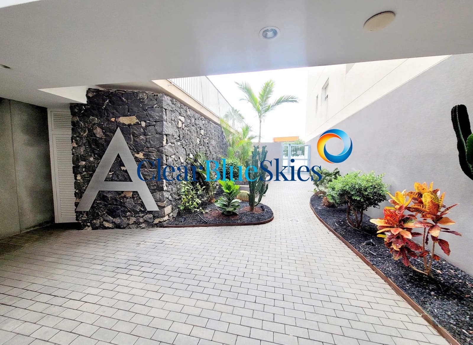 2 bedroom Apartment for sale in Adeje with pool garage - € 350,000 (Ref: 9283159)