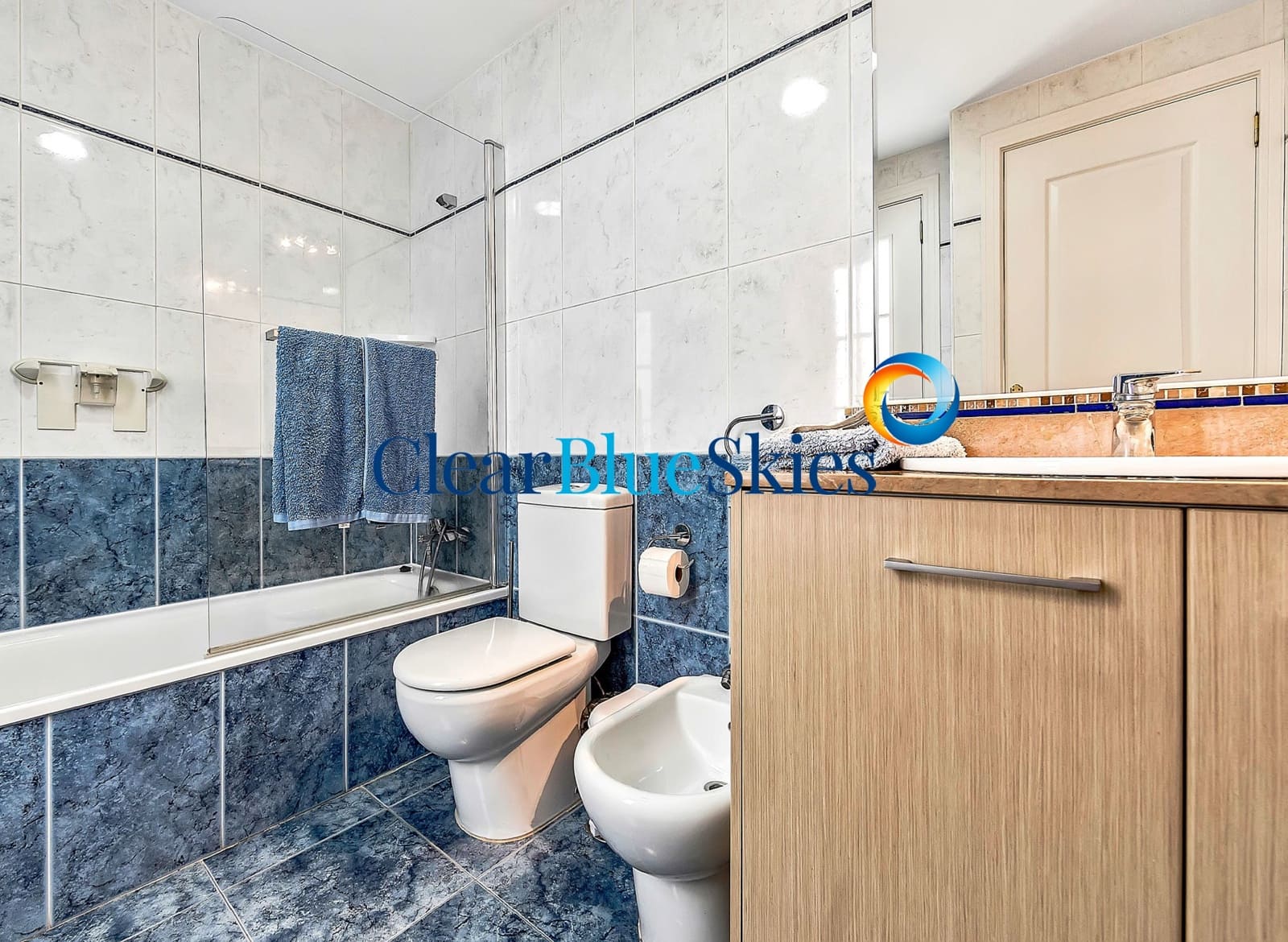 3 sypialnia Dom blizniak na sprzedaż w Playa del Duque z garażem - 920 000 € (Ref: 9283161)