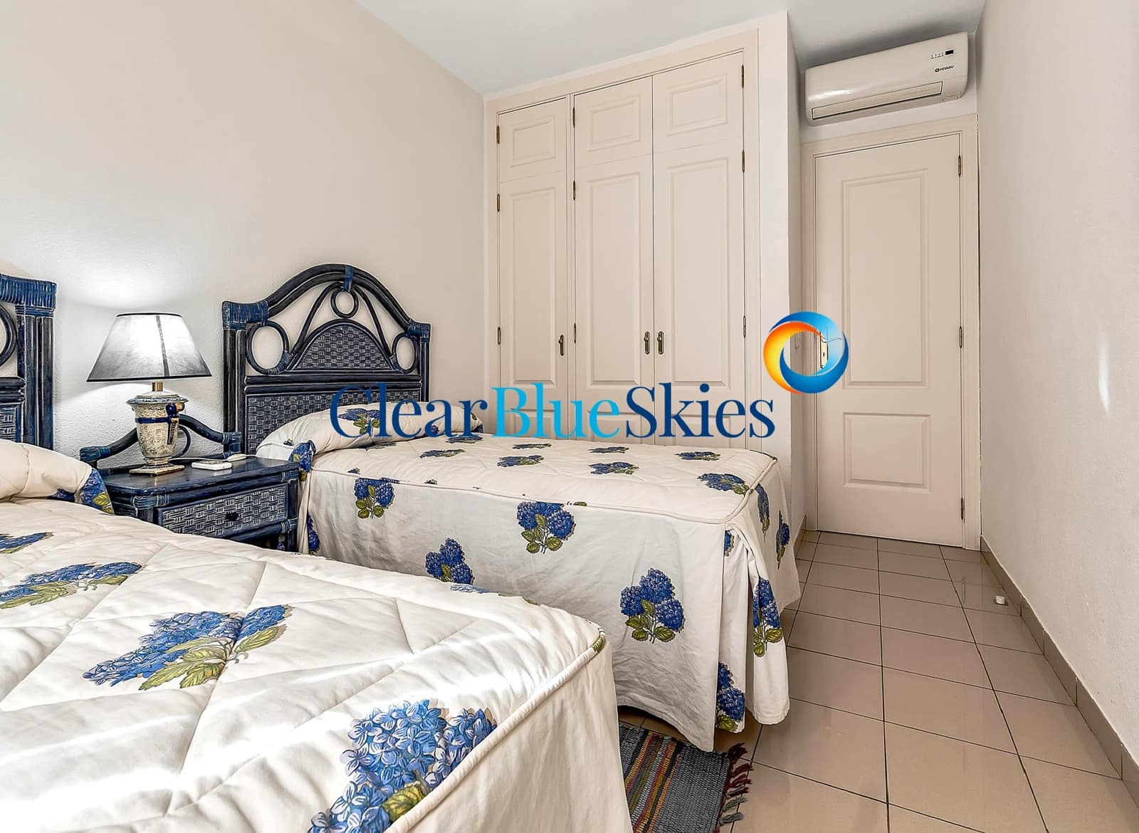 3 sypialnia Dom blizniak na sprzedaż w Playa del Duque z garażem - 920 000 € (Ref: 9283161)