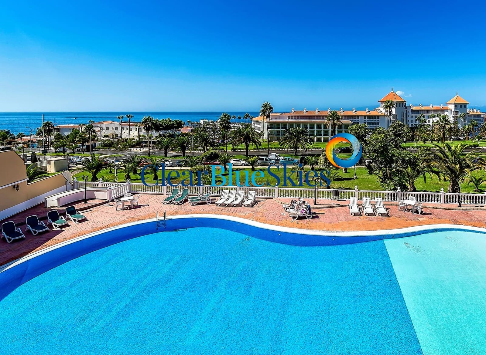 3 sypialnia Dom blizniak na sprzedaż w Playa del Duque z garażem - 920 000 € (Ref: 9283161)