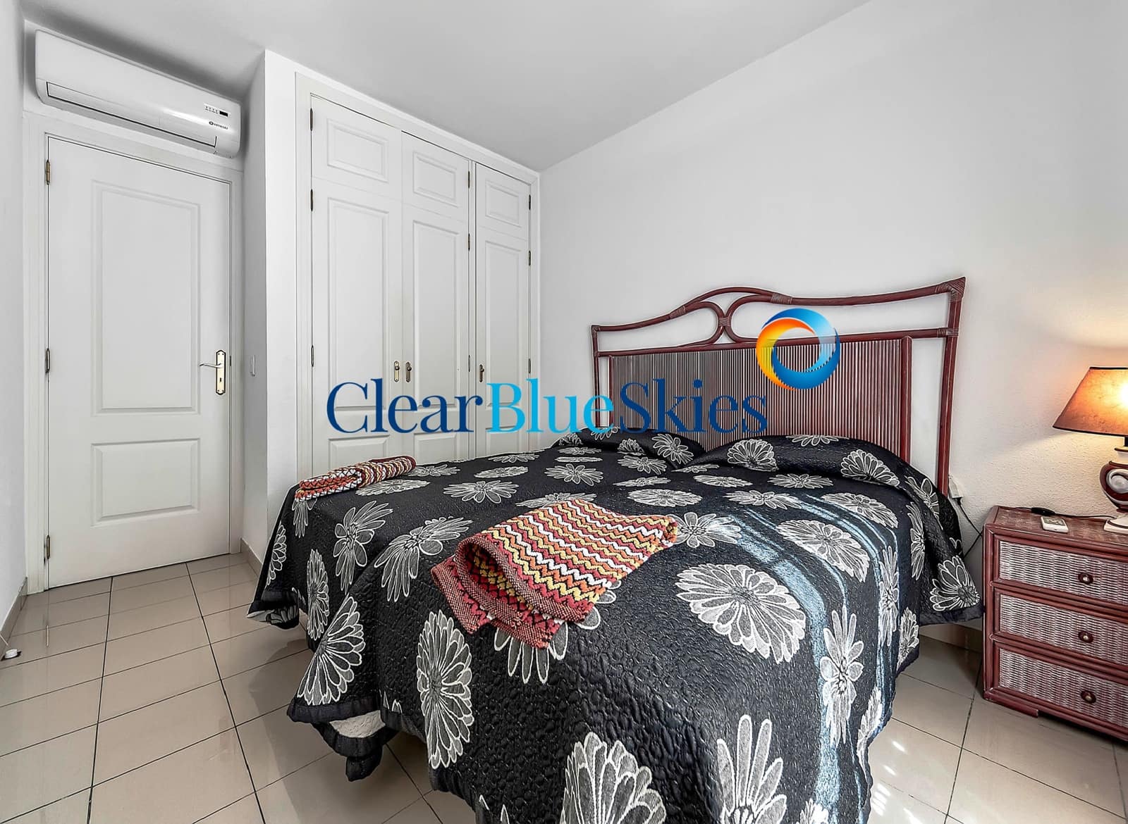 3 sypialnia Dom blizniak na sprzedaż w Playa del Duque z garażem - 920 000 € (Ref: 9283161)