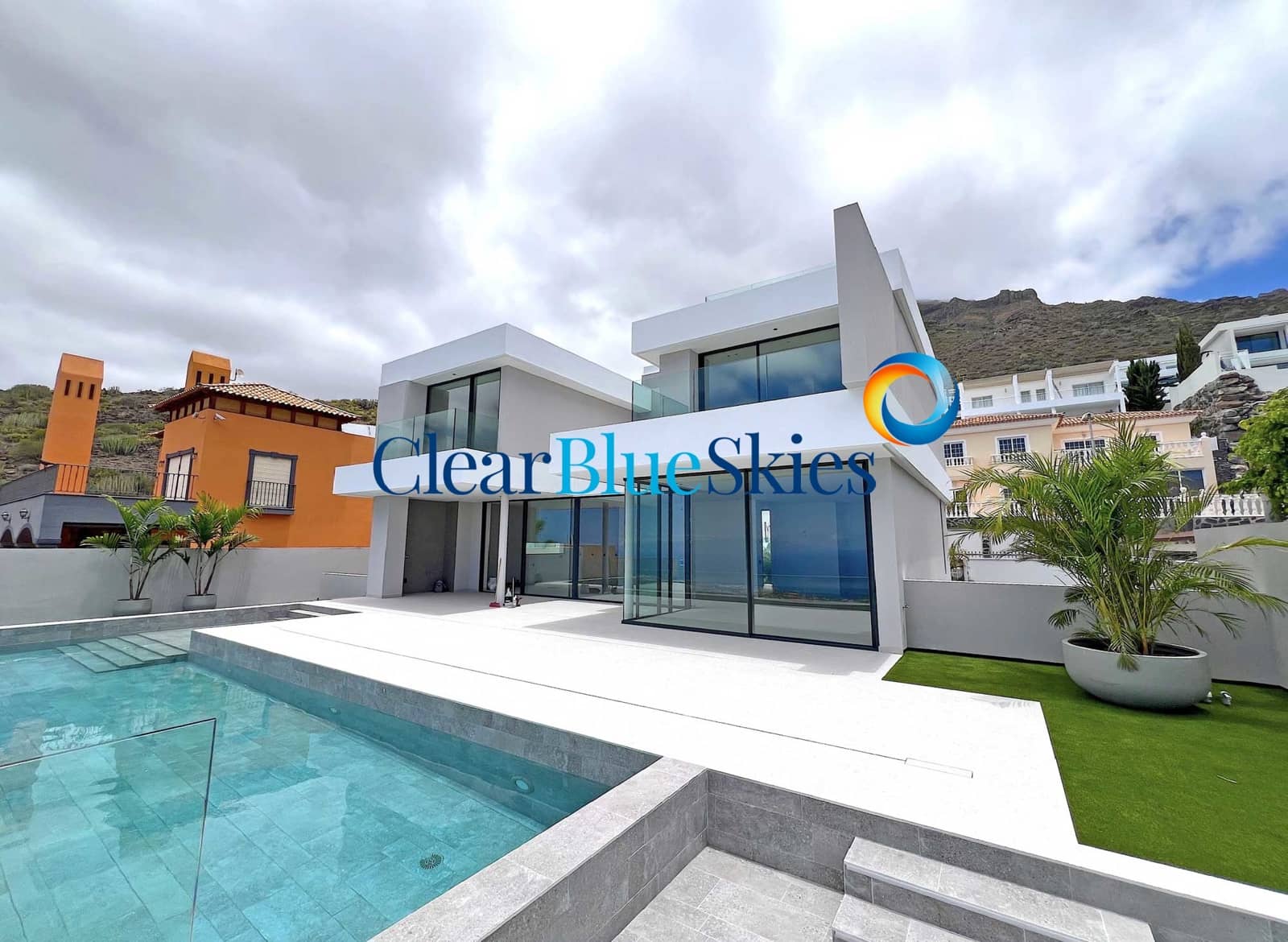 6 soveværelse Villa til salg i Torviscas med swimmingpool garage - € 2.400.000 (Ref: 9296201)