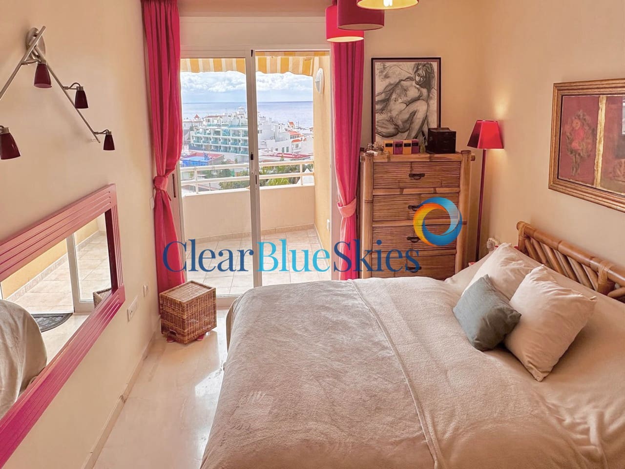 3 slaapkamer Appartement te koop in La Caleta met garage - € 790.000 (Ref: 9346586)