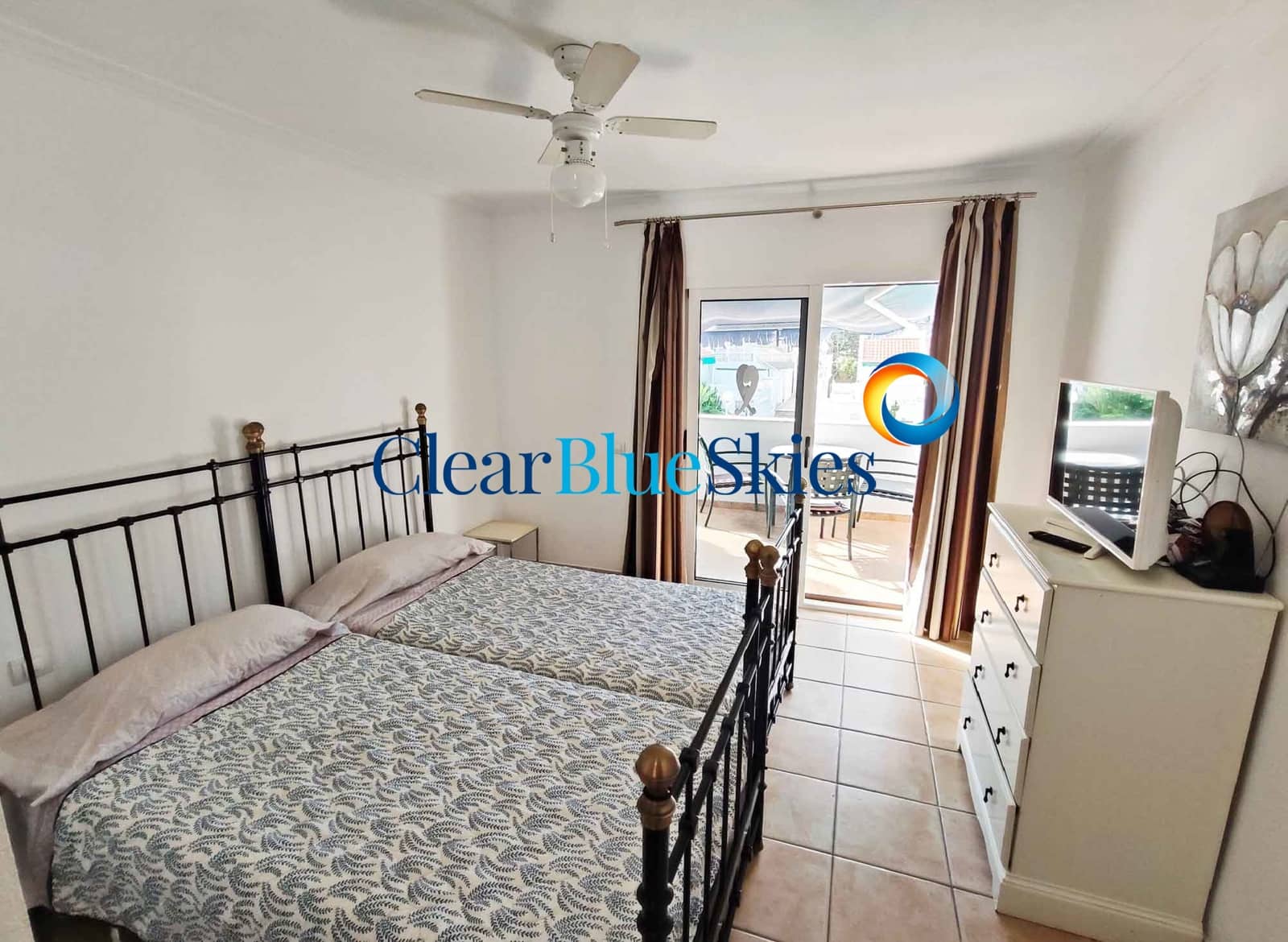 3 makuuhuone Rivitalo myytävänä paikassa Costa Adeje mukana uima-altaan - 590 000 € (Ref: 9360997)