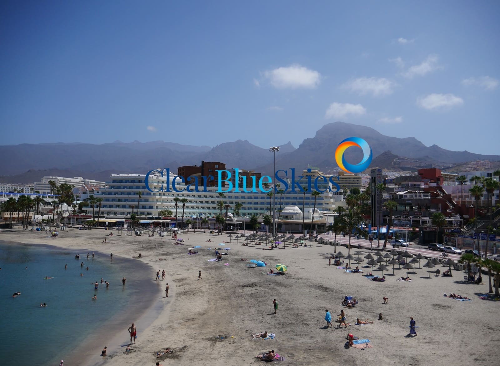 3 makuuhuone Rivitalo myytävänä paikassa Costa Adeje mukana uima-altaan - 590 000 € (Ref: 9360997)