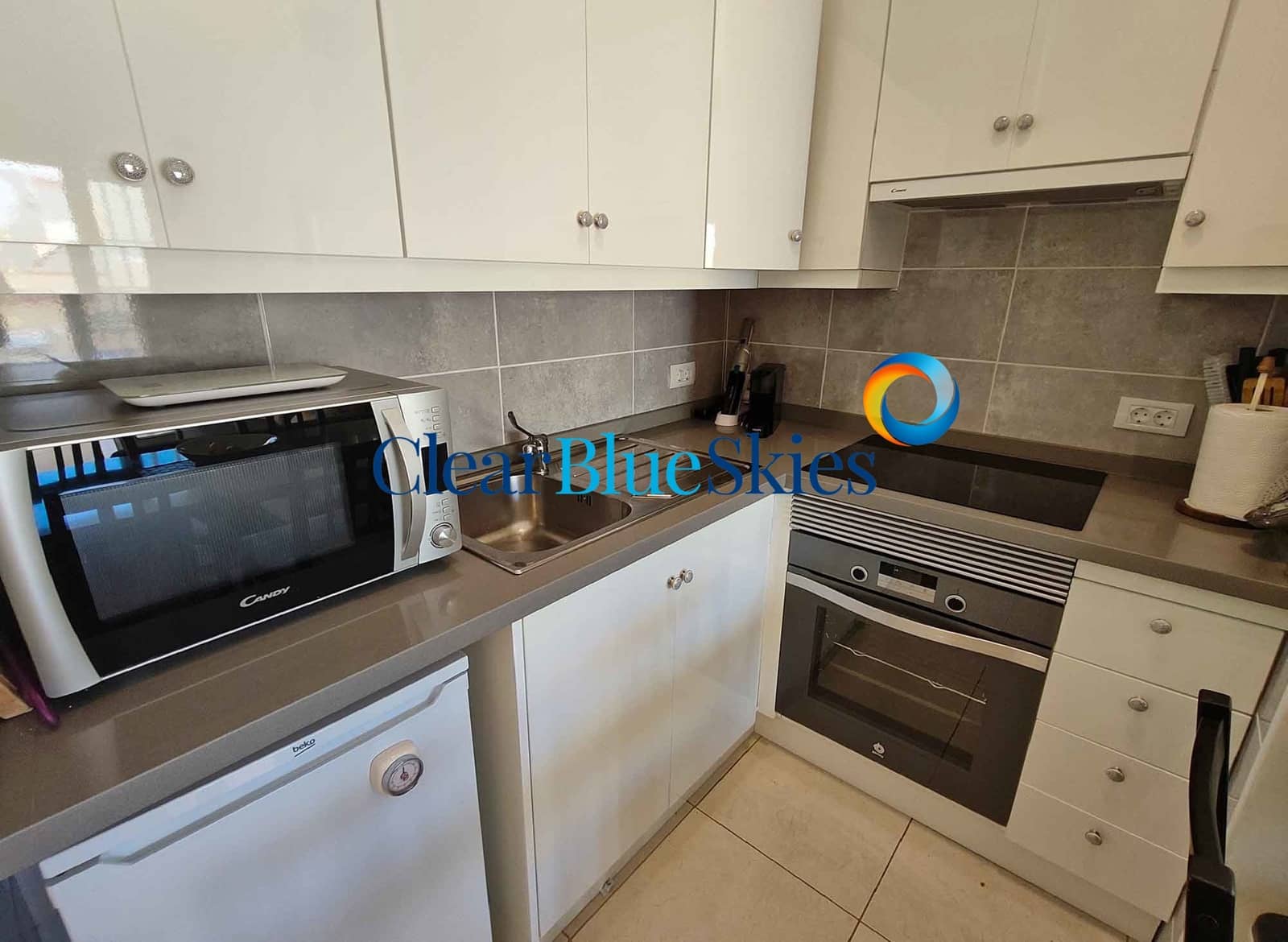 1 slaapkamer Appartement te koop in Playa Fanabe met zwembad garage - € 335.000 (Ref: 9400250)