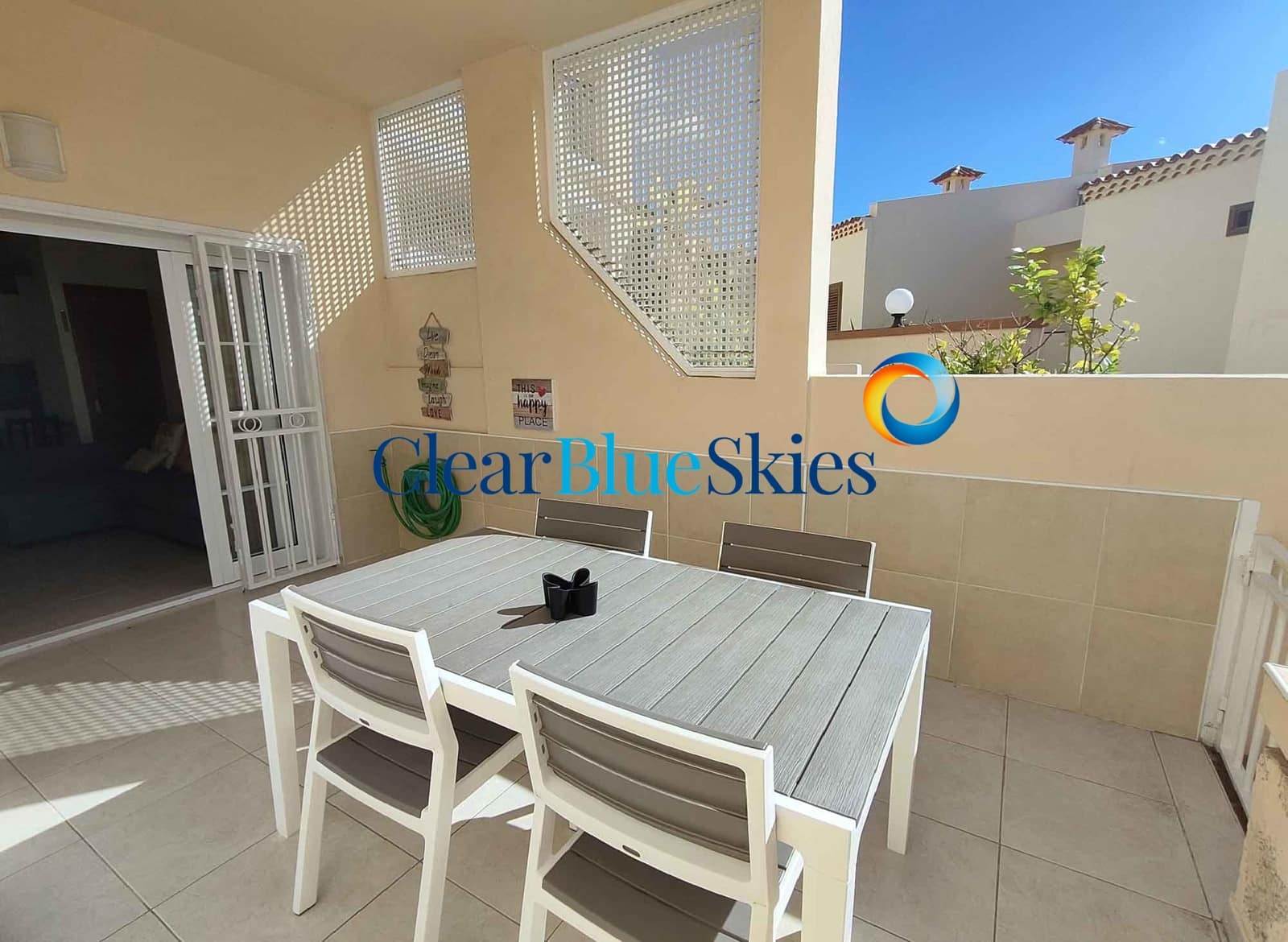 1 slaapkamer Appartement te koop in Playa Fanabe met zwembad garage - € 335.000 (Ref: 9400250)
