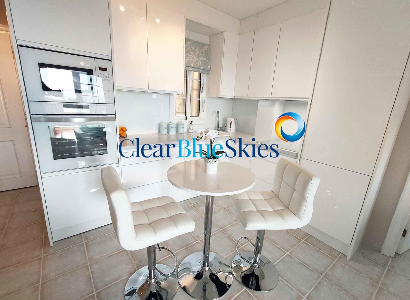 2 soveværelse Lejlighed til salg i Chayofa med swimmingpool garage - € 349.950 (Ref: 9402724)