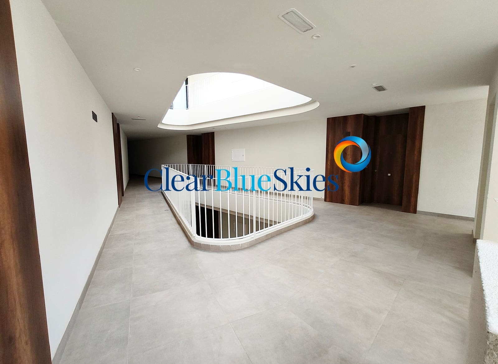 2 slaapkamer Appartement te koop in El Madronal met garage - € 840.000 (Ref: 9410062)