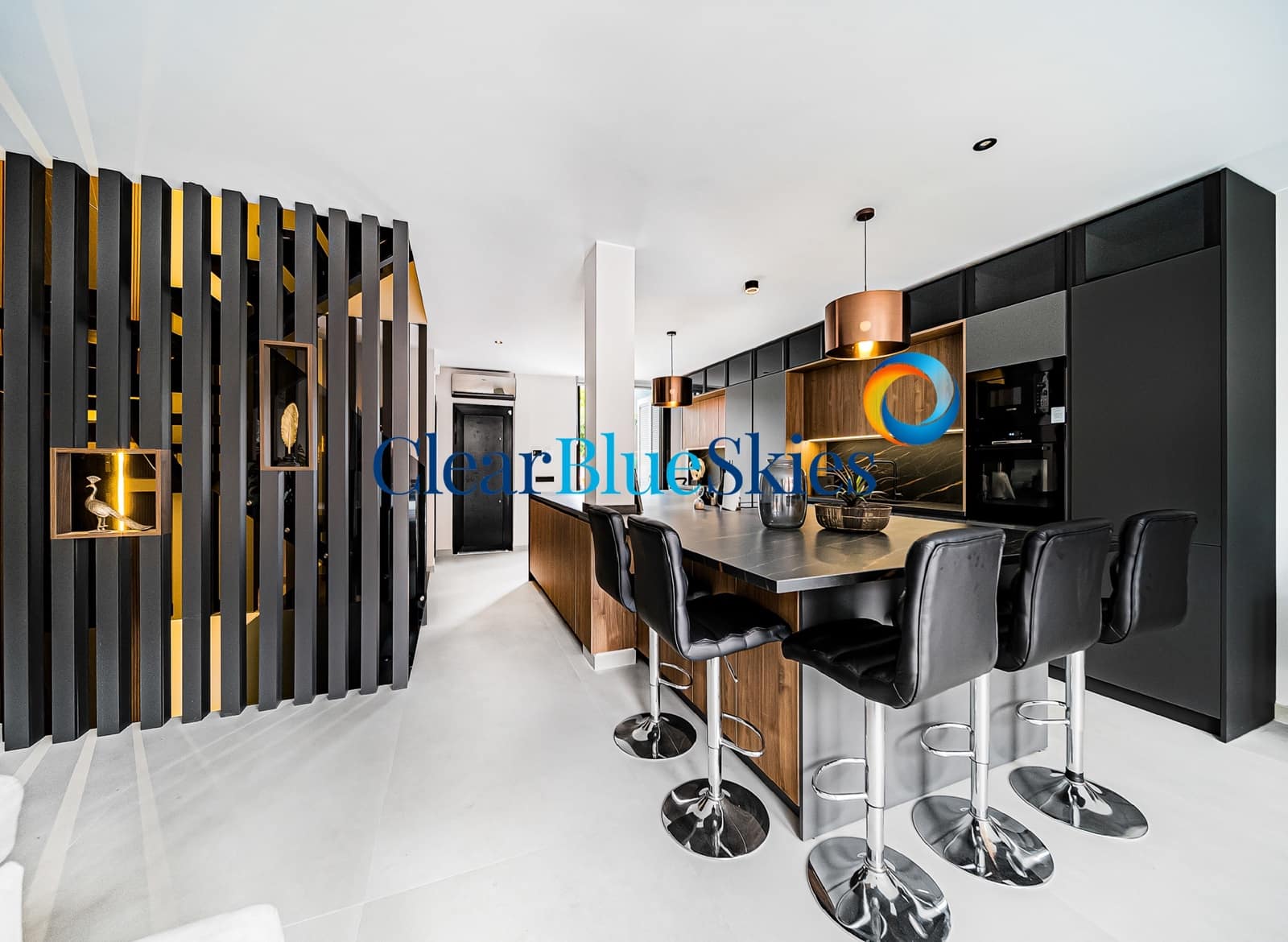 4 soveværelse Byhus til salg i Playa del Duque med garage - € 1.495.000 (Ref: 9417710)