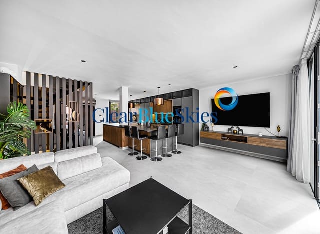 4 soveværelse Byhus til salg i Playa del Duque, Adeje med garage - € 1.495.000 (Ref: 9417710)