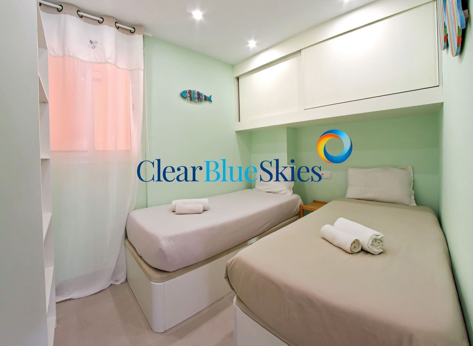 2 slaapkamer Appartement te koop in Playa del Duque met garage - € 590.000 (Ref: 9447417)