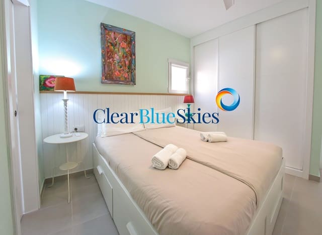 2 slaapkamer Appartement te koop in Playa del Duque, Adeje met garage - € 590.000 (Ref: 9447417)