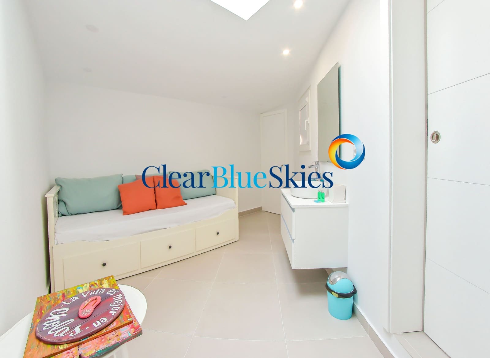 2 slaapkamer Appartement te koop in Playa del Duque met garage - € 590.000 (Ref: 9447417)