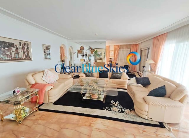 3 chambre Villa/Maison à vendre à Chayofa, Arona avec piscine garage - 990 000 € (Ref: 9467844)