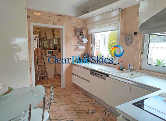 3 chambre Villa/Maison à vendre à Chayofa, Arona avec piscine garage - 990 000 € (Ref: 9467844)