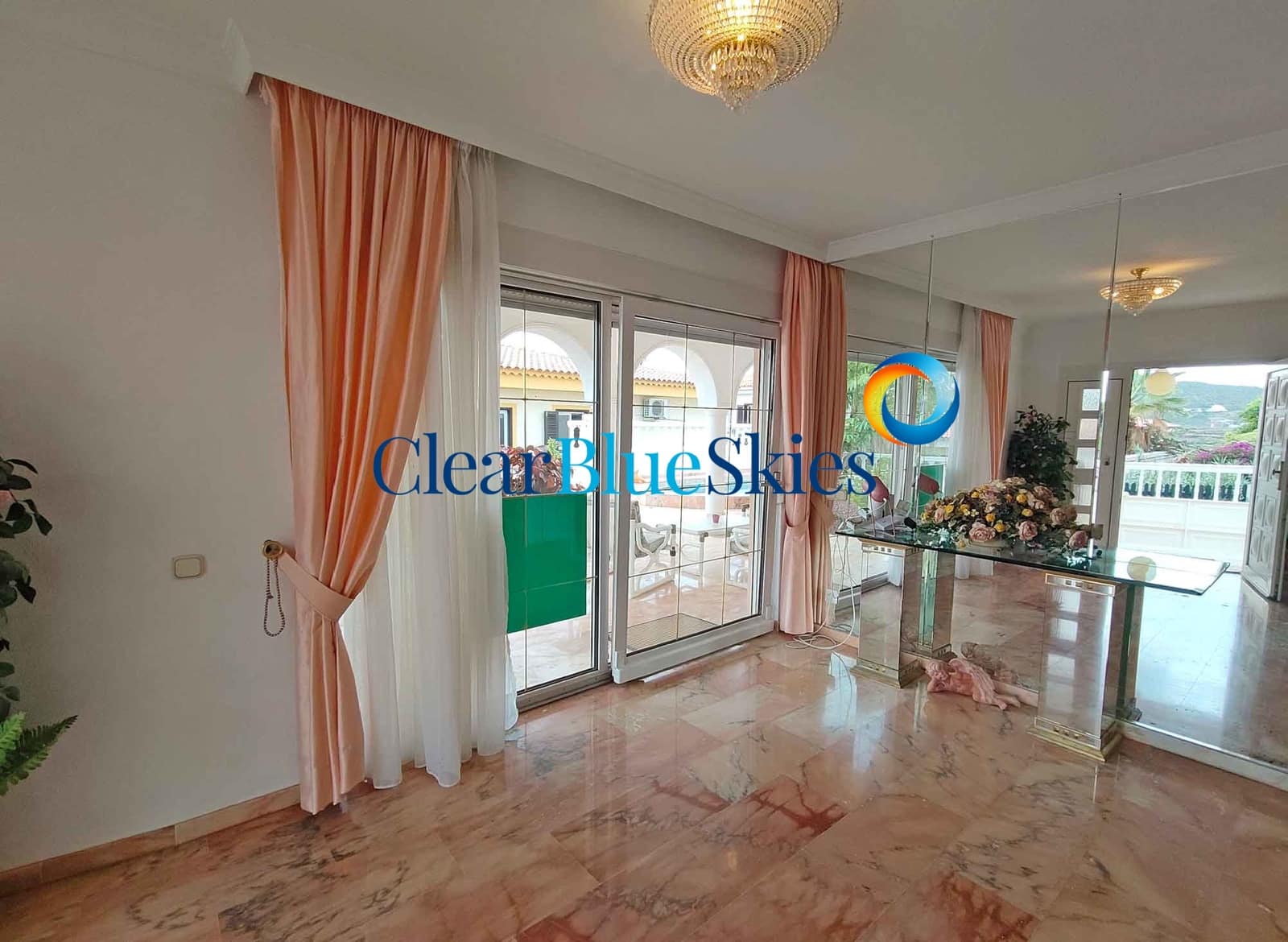 3 Zimmer Villa zu verkaufen in Chayofa mit Pool Garage - 990.000 € (Ref: 9467844)