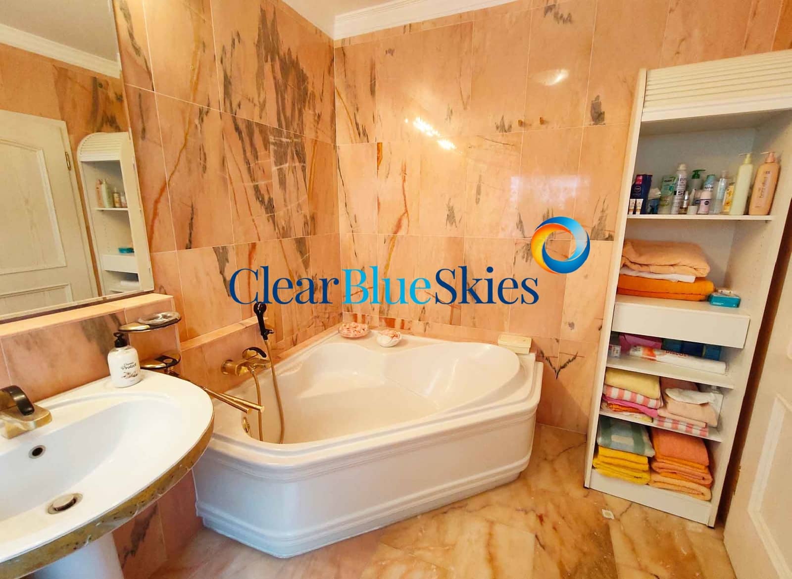 3 Zimmer Villa zu verkaufen in Chayofa mit Pool Garage - 990.000 € (Ref: 9467844)