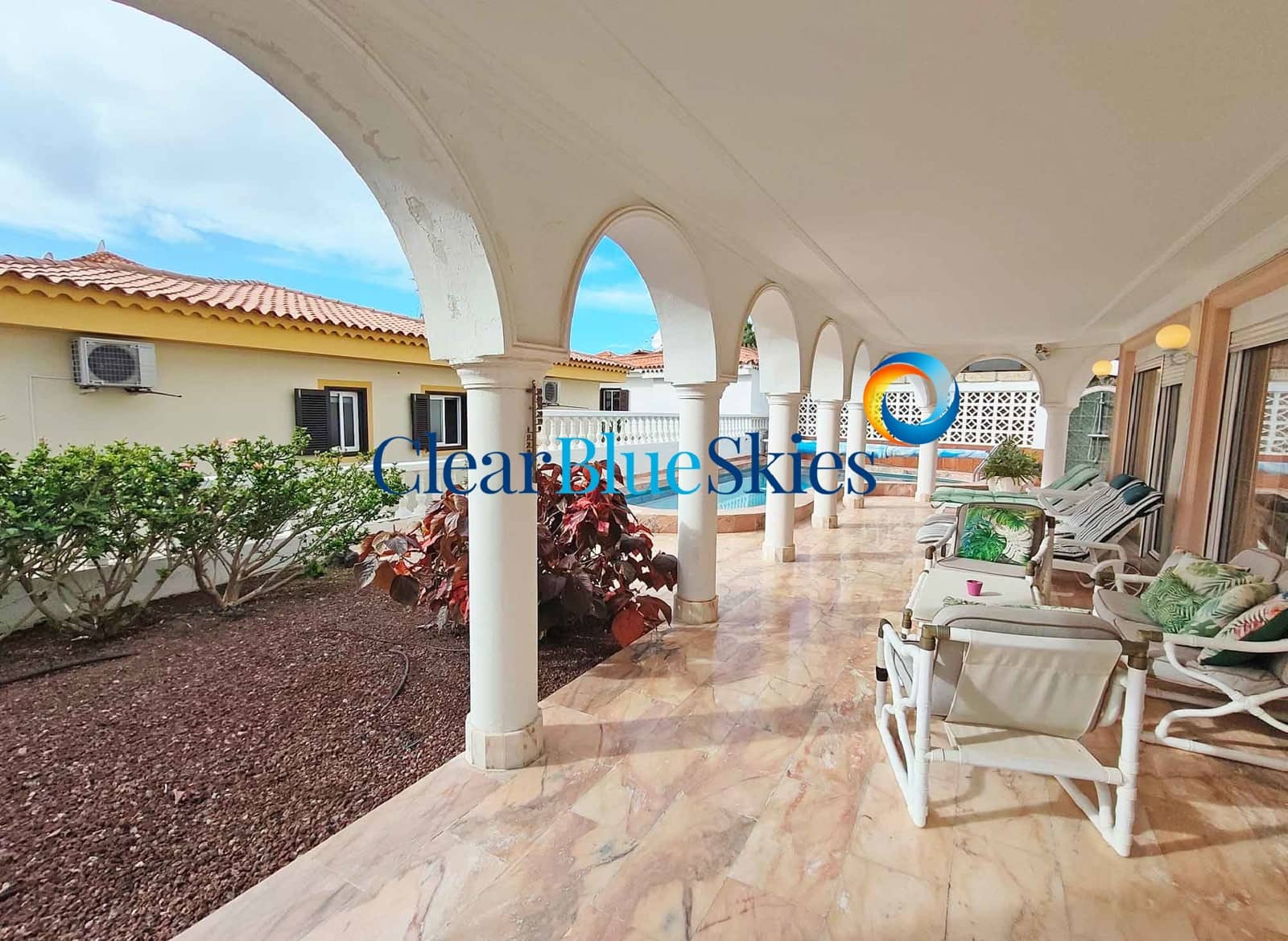 3 Zimmer Villa zu verkaufen in Chayofa mit Pool Garage - 990.000 € (Ref: 9467844)