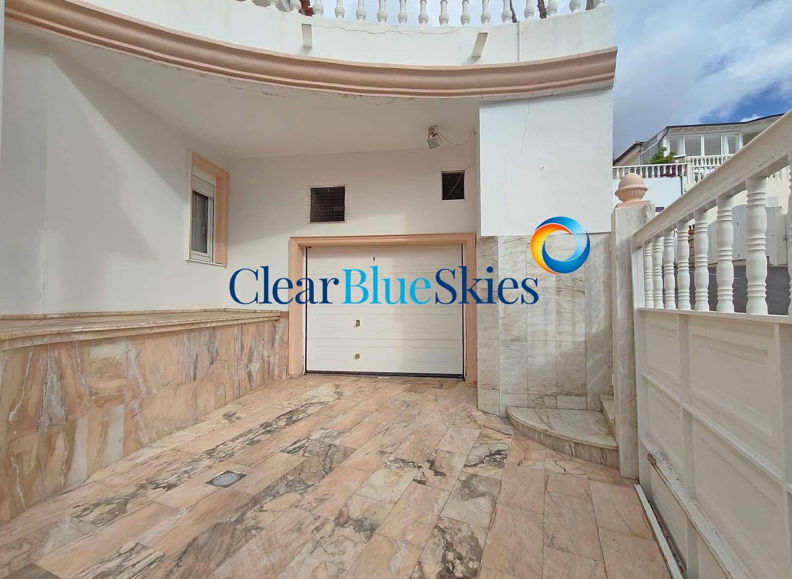 3 Zimmer Villa zu verkaufen in Chayofa mit Pool Garage - 990.000 € (Ref: 9467844)