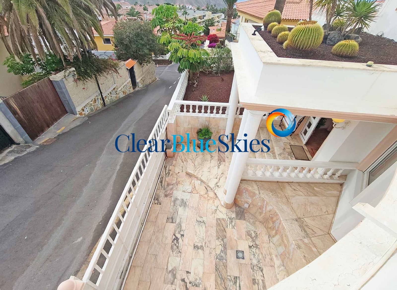 3 Zimmer Villa zu verkaufen in Chayofa mit Pool Garage - 990.000 € (Ref: 9467844)