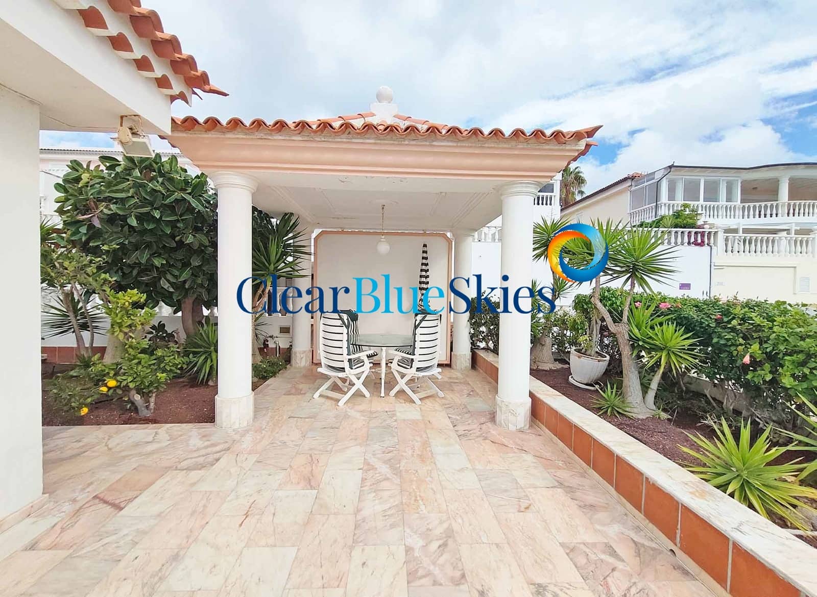 3 Zimmer Villa zu verkaufen in Chayofa mit Pool Garage - 990.000 € (Ref: 9467844)