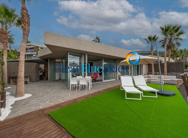 3 slaapkamer Villa te koop in Playa San Juan, Guía de Isora met zwembad garage - € 2.200.000 (Ref: 9471802)