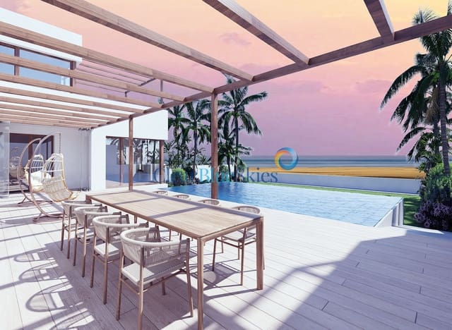 3 makuuhuone Bungalow myytävänä paikassa Corralejo, La Oliva mukana uima-altaan 
autotalli - 815 000 € (Ref: 9480688)