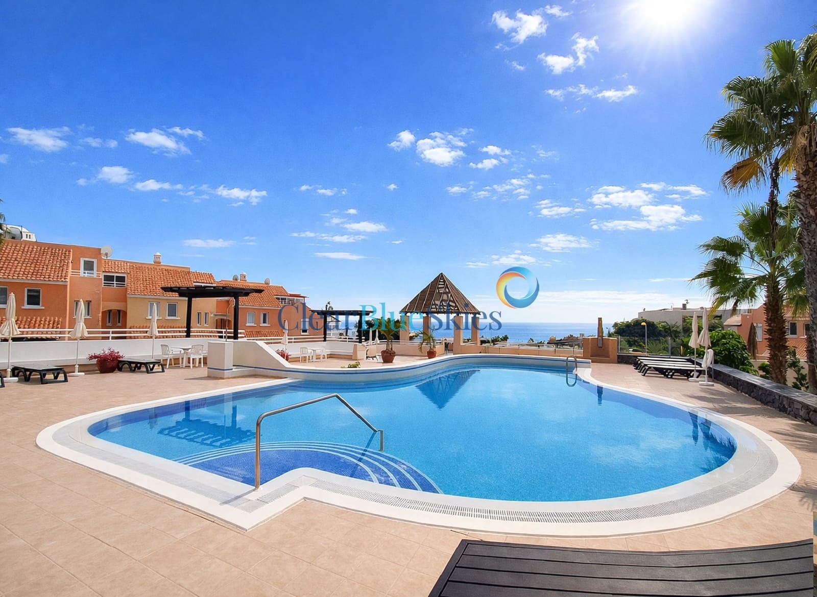 2 sovrum Hus till salu i Adeje med pool garage - 595 000 € (Ref: 9482388)