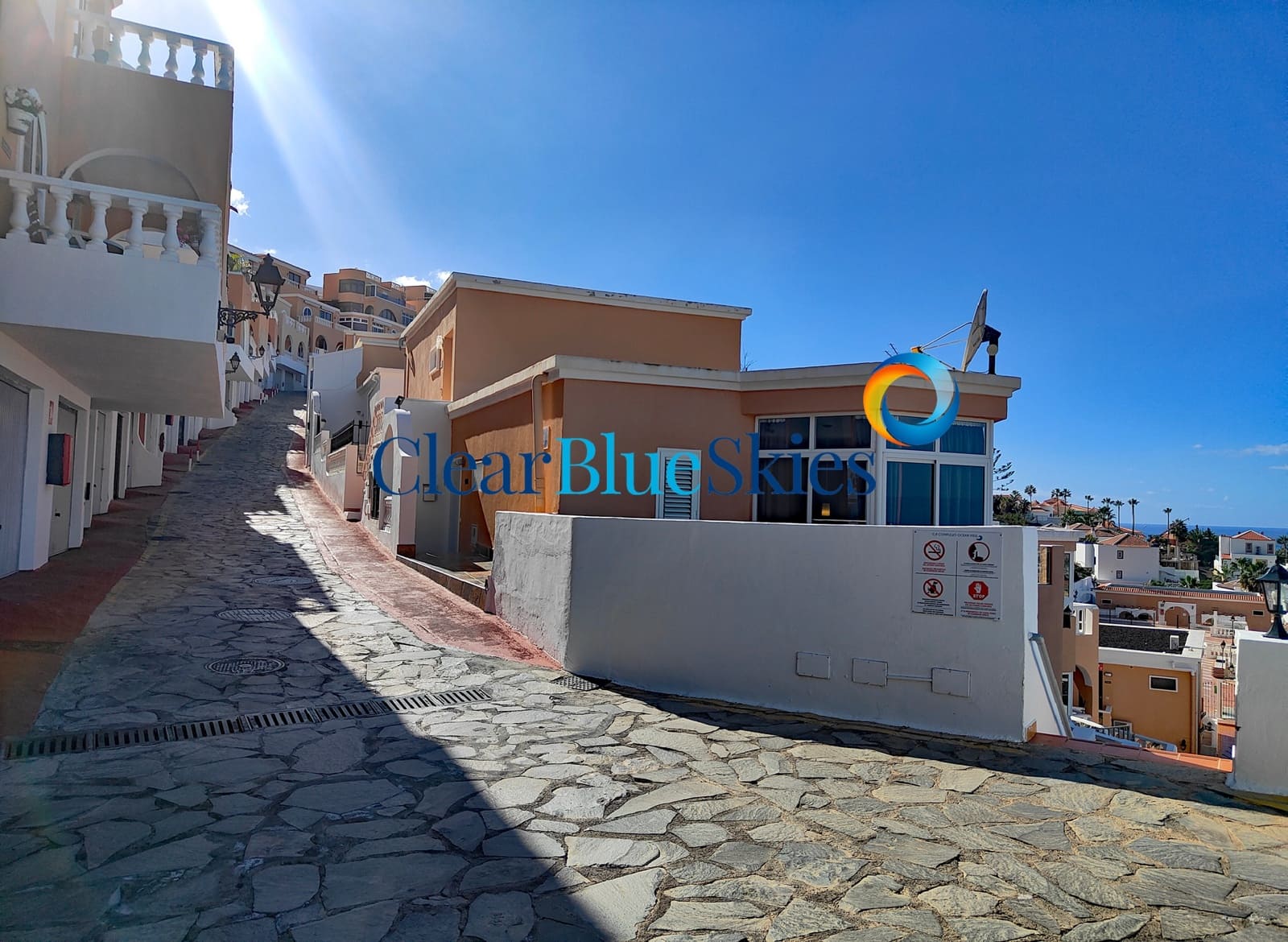 4 slaapkamer Huis te koop in Costa Adeje met garage - € 540.000 (Ref: 9483207)