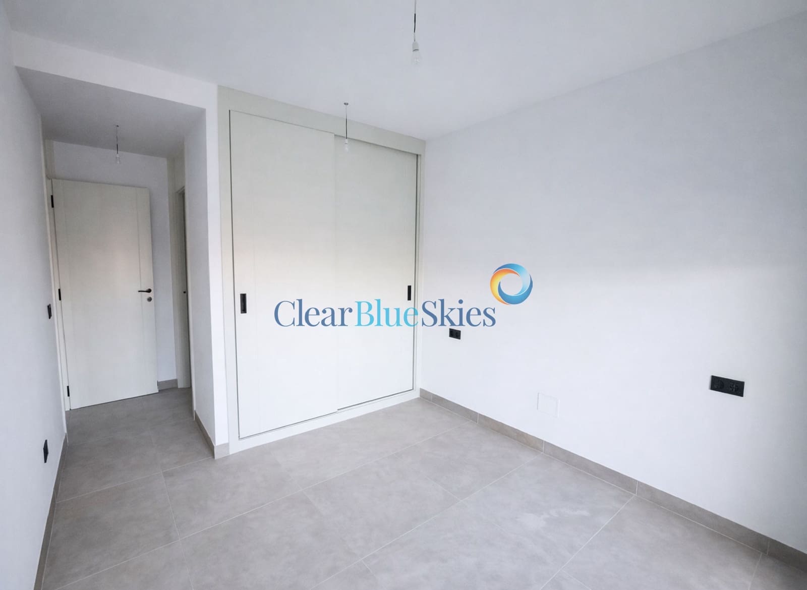 2 slaapkamer Appartement te koop in El Madronal met garage - € 670.000 (Ref: 9496548)