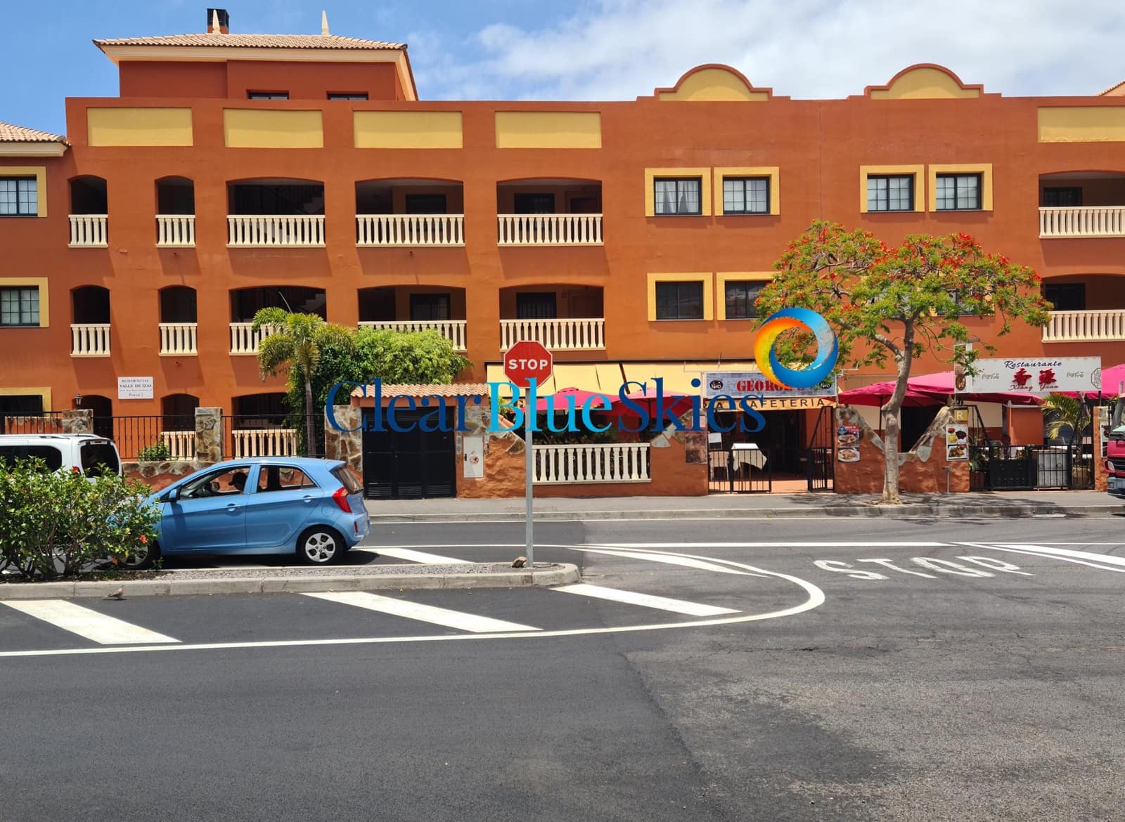 2 slaapkamer Appartement te koop in El Madronal met garage - € 670.000 (Ref: 9496548)