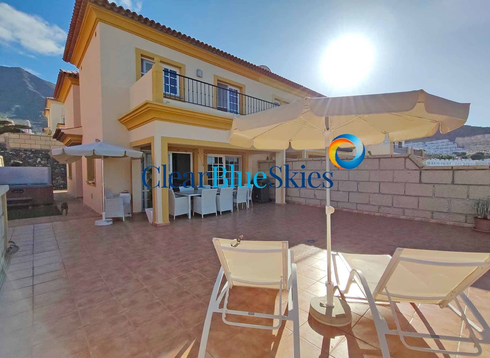 3 sovrum Hus till salu i El Madronal med garage - 899 000 € (Ref: 9525738)