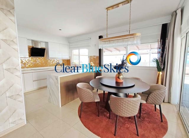 3 bedroom Villa for sale in Torviscas, Adeje with garage - € 1,140,000 (Ref: 9525860)