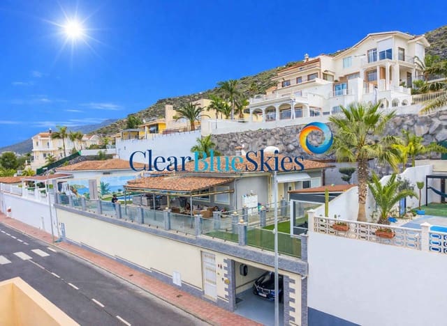 3 bedroom Villa for sale in Torviscas, Adeje with garage - € 1,140,000 (Ref: 9525860)