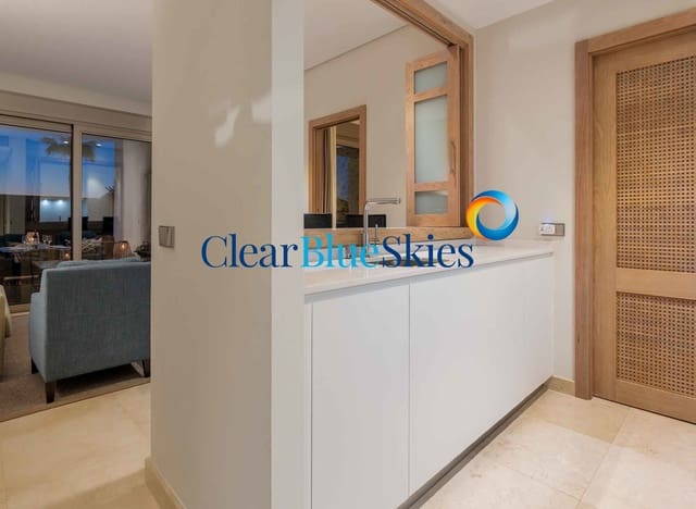 2 chambre Appartement à vendre à Playa San Juan, Guía de Isora avec piscine garage - 745 000 € (Ref: 9532610)