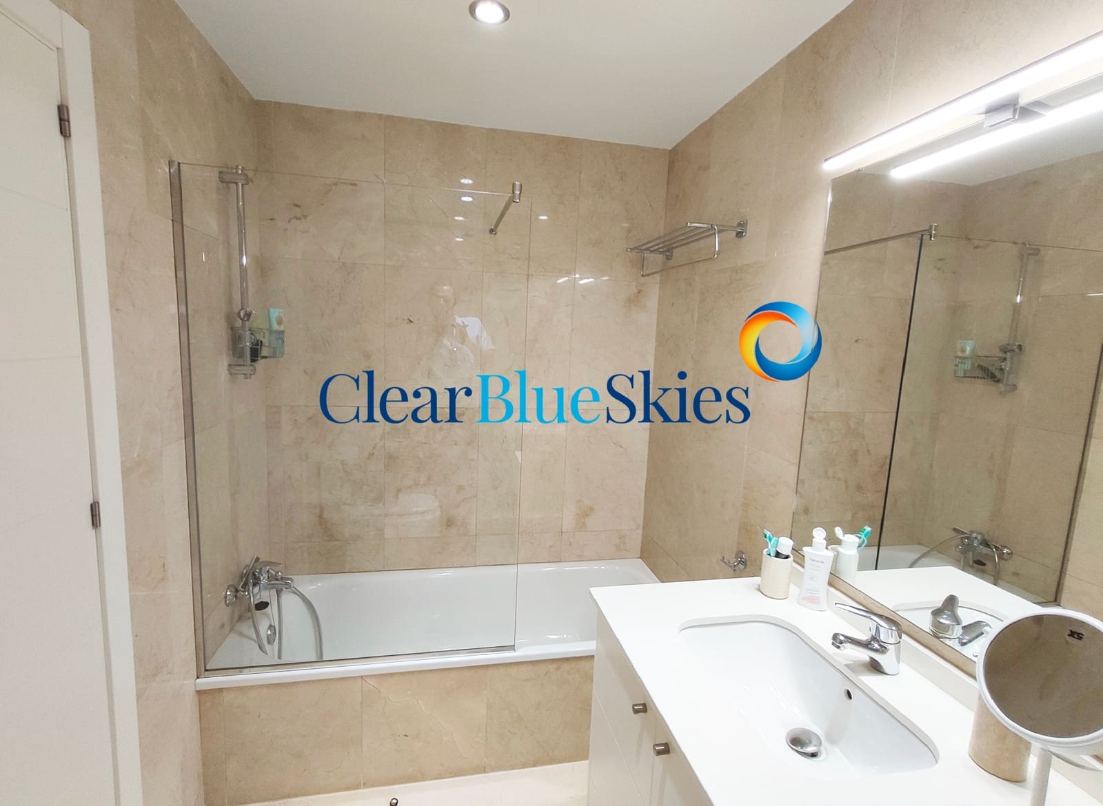 2 bedroom Apartment for sale in La Caleta with garage - € 995,000 (Ref: 9535392)