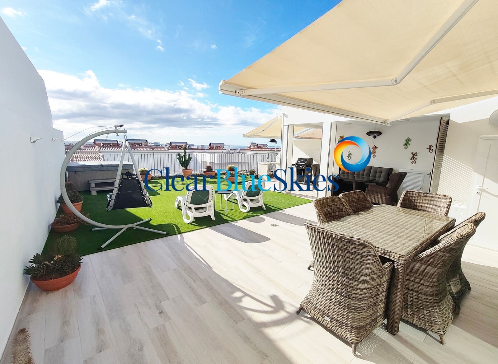 2 bedroom Apartment for sale in La Caleta with garage - € 995,000 (Ref: 9535392)