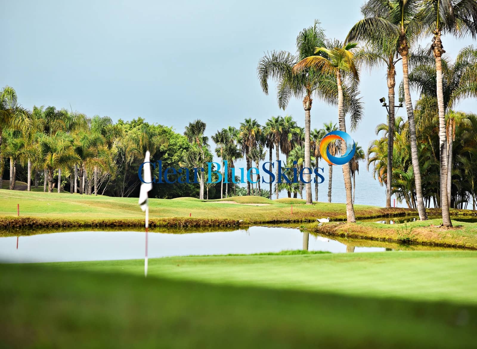 Apartamento de 2 habitaciones en Guía de Isora en venta con piscina garaje - 945.000 € (Ref: 9614308)