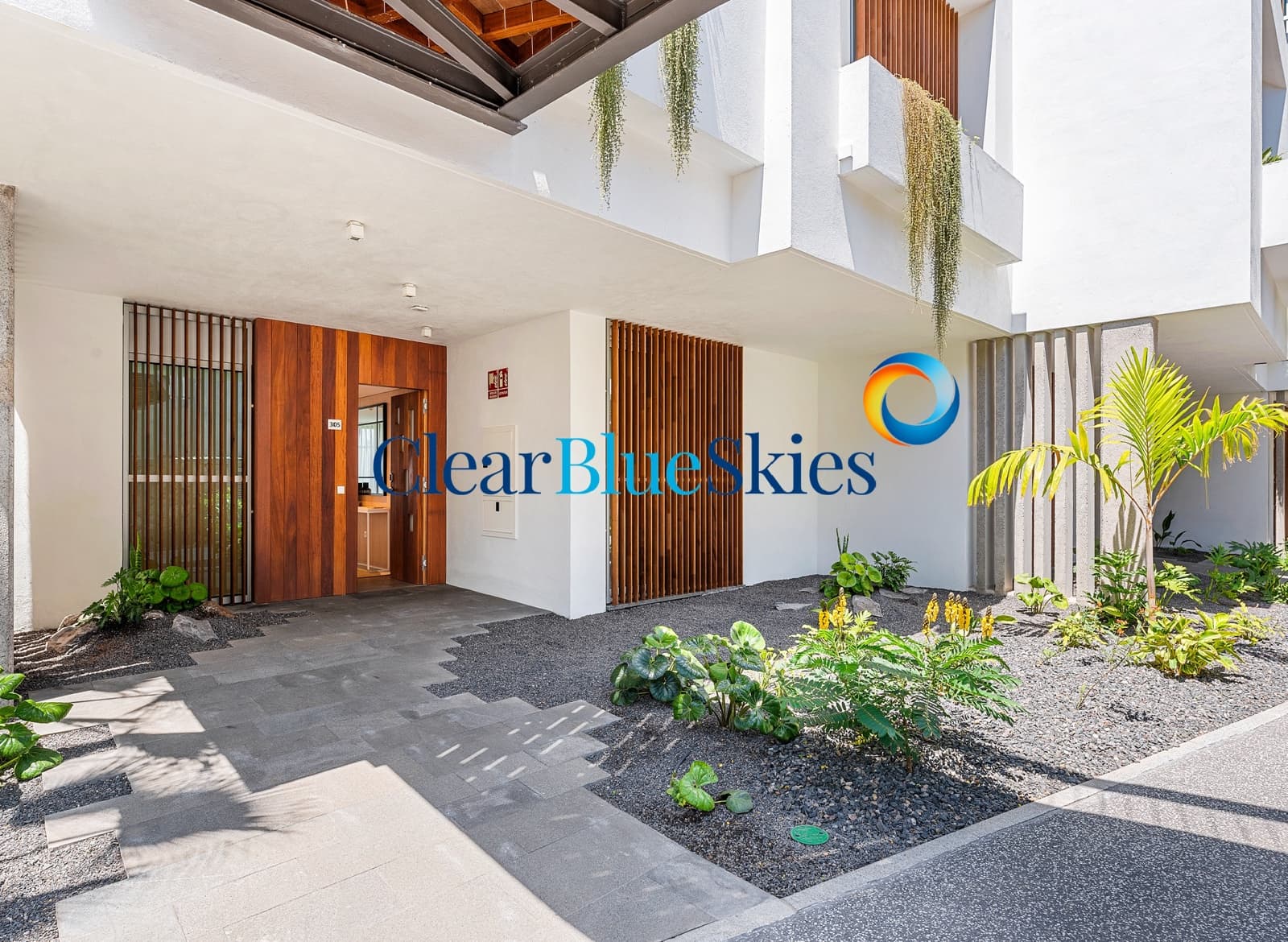 Apartamento de 2 habitaciones en Guía de Isora en venta con piscina garaje - 945.000 € (Ref: 9614308)