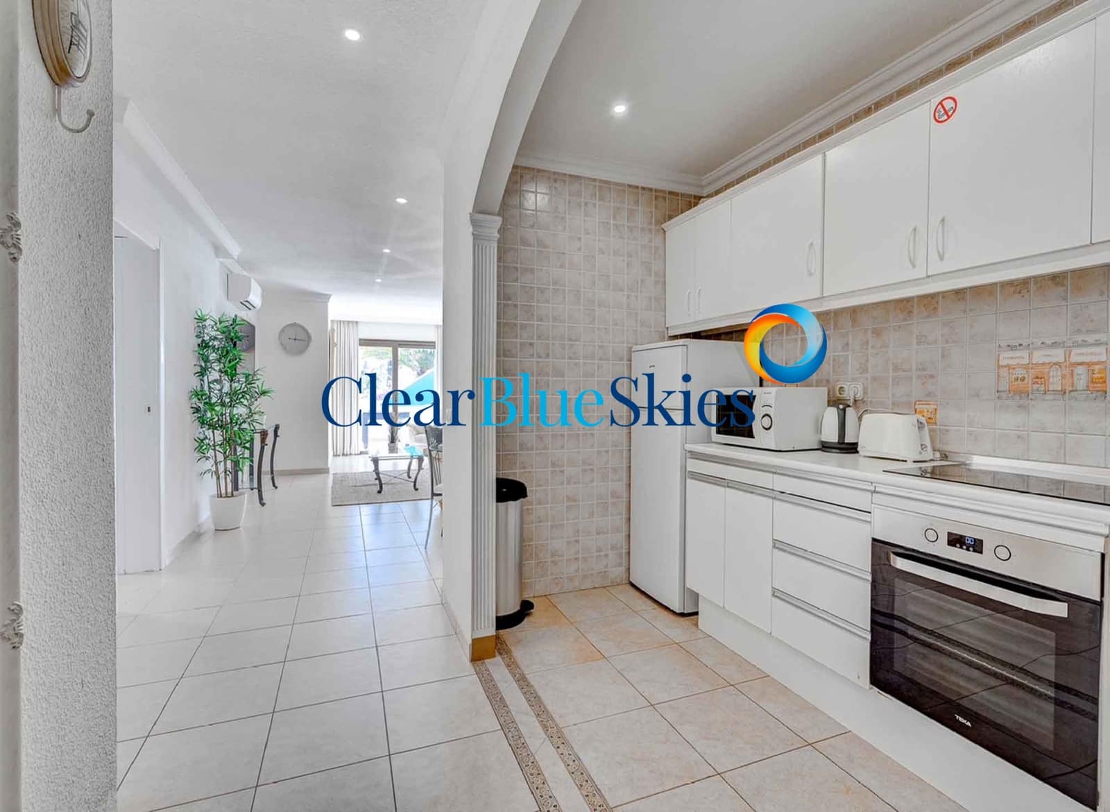 3 makuuhuone Huoneisto myytävänä paikassa Costa Adeje mukana uima-altaan 
autotalli - 399 950 € (Ref: 9624212)