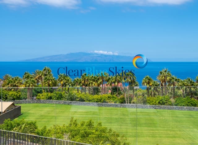 Apartamento de 2 habitaciones en Alcala, Guía de Isora en venta con piscina garaje - 1.115.000 € (Ref: 9645911)