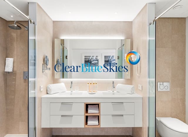 3 chambre Appartement à vendre à Playa San Juan, Guía de Isora avec piscine garage - 1 662 000 € (Ref: 9672101)