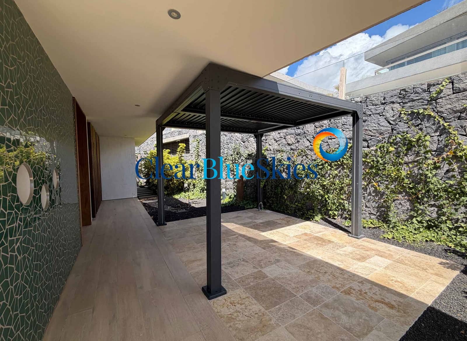 3 bedroom Villa for sale in Guia de Isora with pool garage - € 1,970,000 (Ref: 9699936)