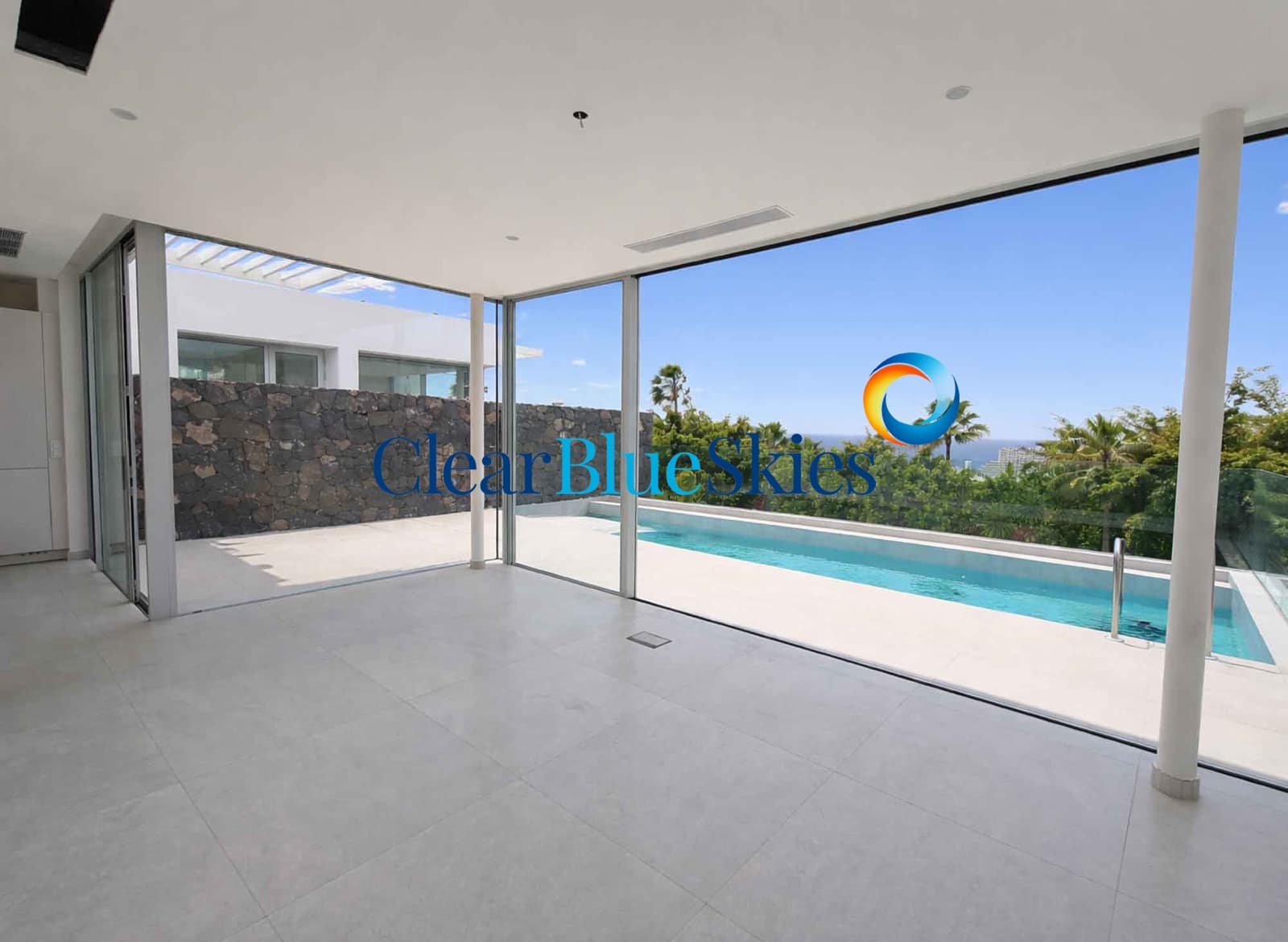 Chalet de 4 habitaciones en Costa Adeje en venta con piscina garaje - 1.980.000 € (Ref: 9699937)