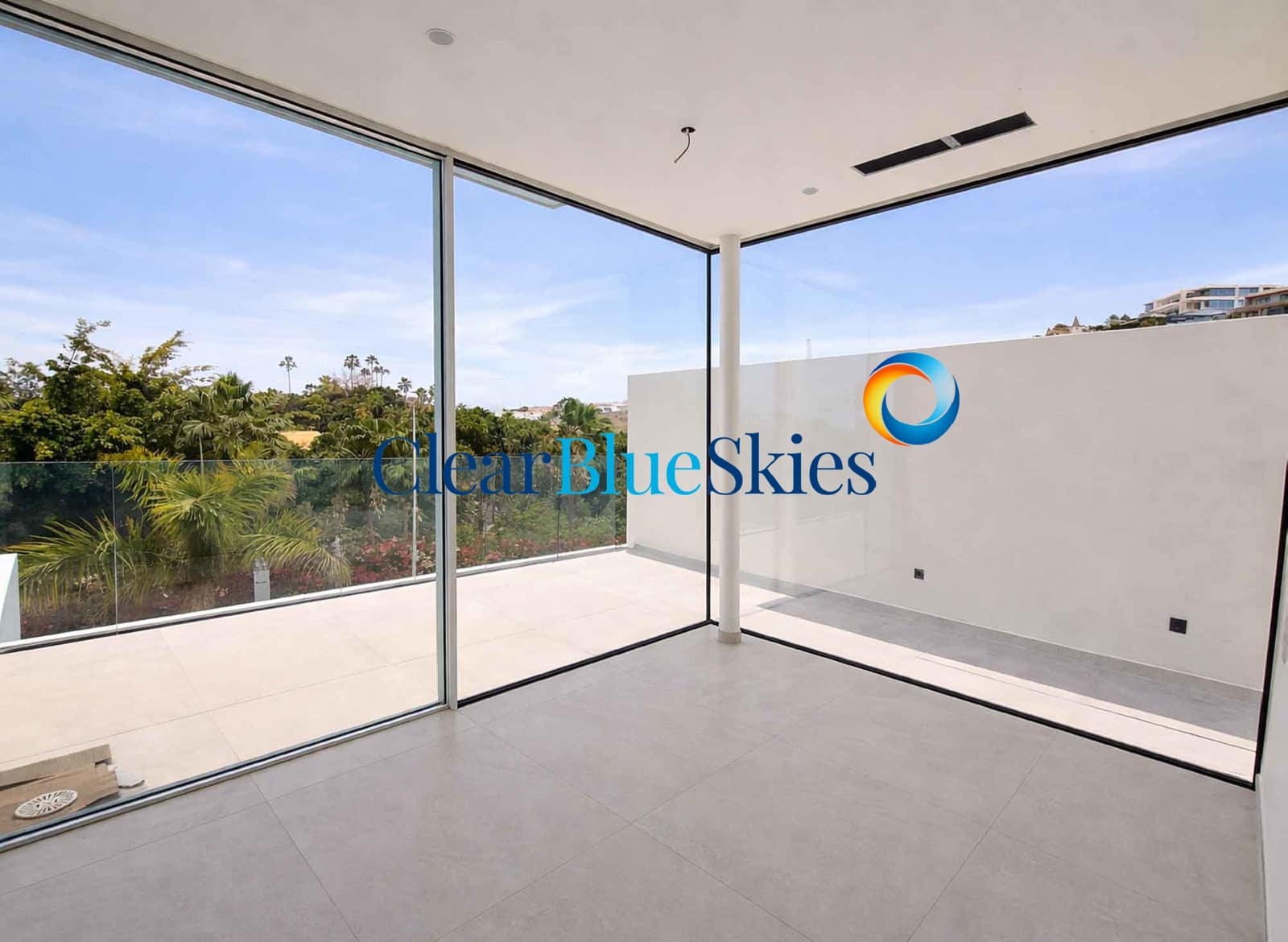 Chalet de 4 habitaciones en Costa Adeje en venta con piscina garaje - 1.980.000 € (Ref: 9699937)